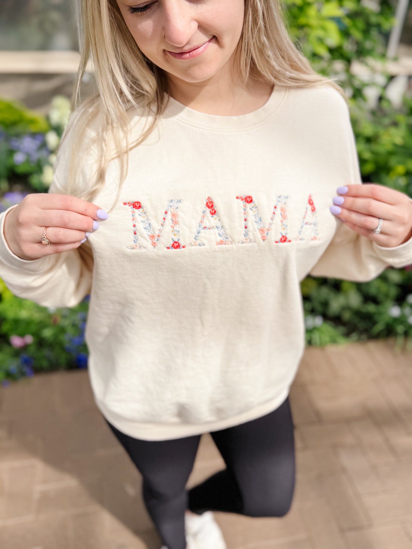 Floral ‘MAMA’ Crew