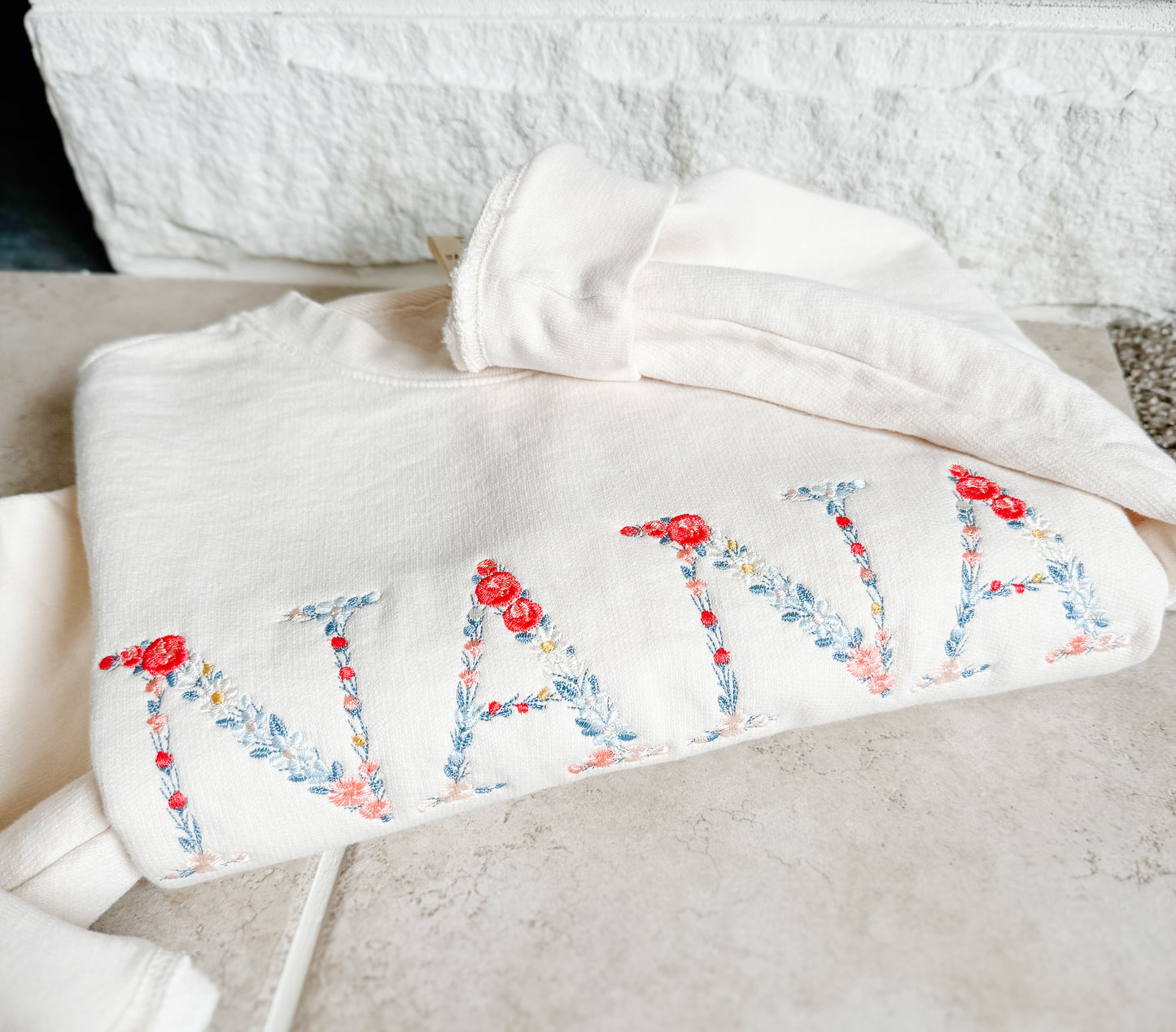 Floral ‘MAMA’ Crew