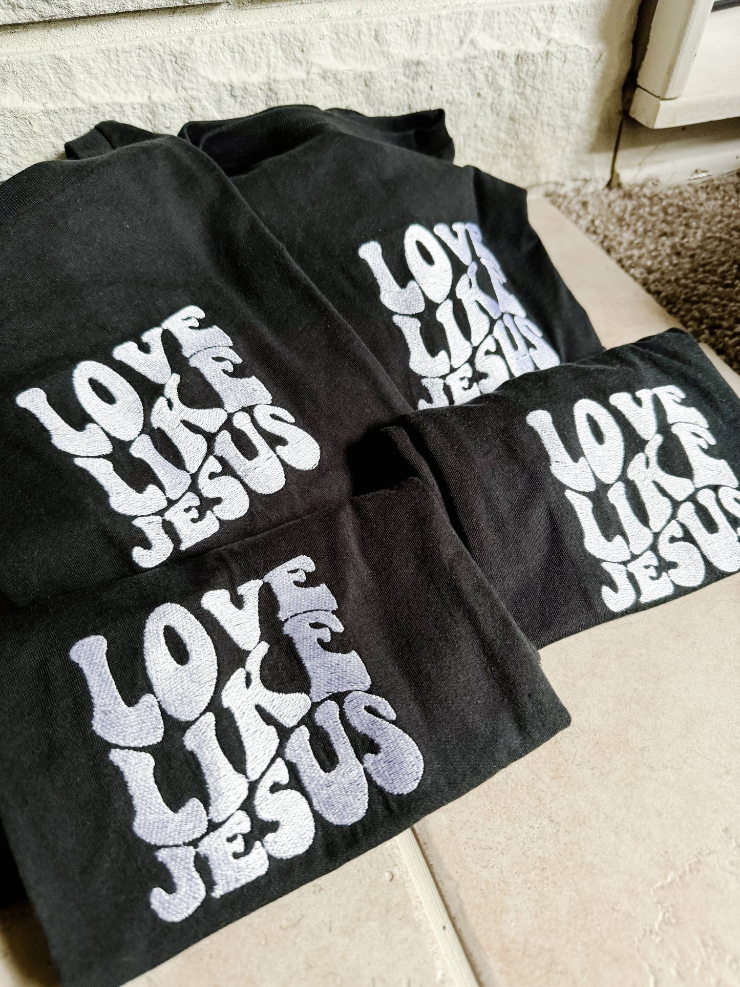 Love like Jesus Tee